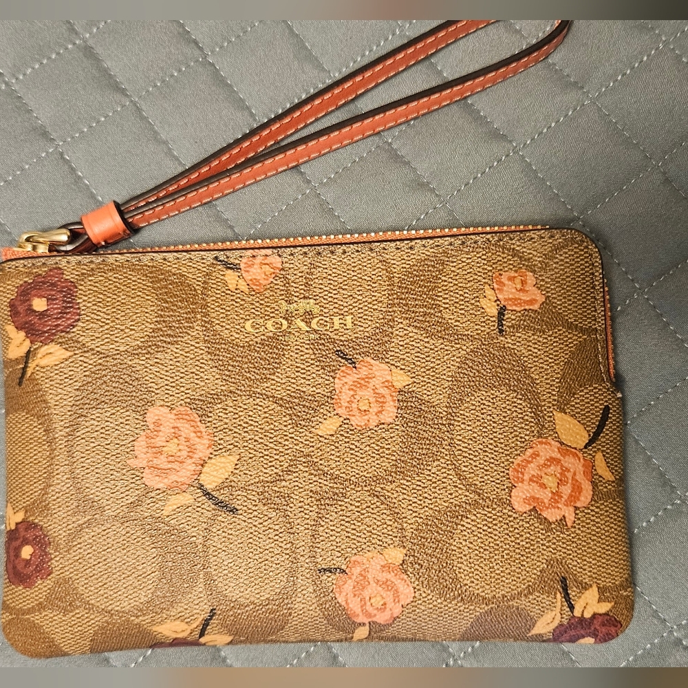 Coach wristlet purse